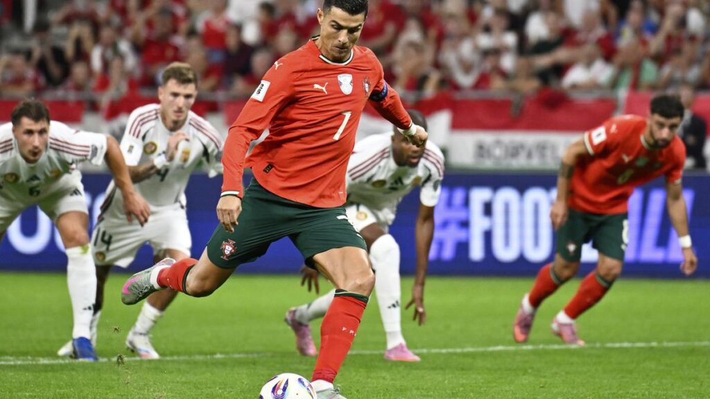 Ronaldo sút pen trong trận thắng của Bồ Đào Nha trước Hungary hồi tháng Chín 2025
